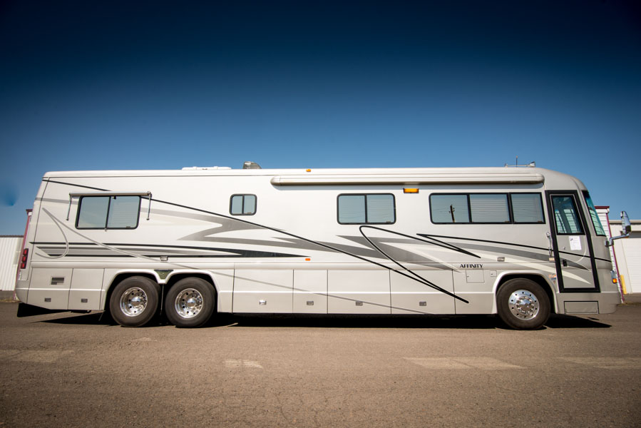 2001 Country Coach Affinity 42 Premier Rv