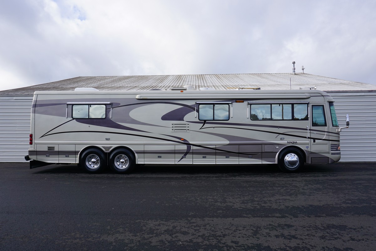 2003 Country Coach Magna 42′ | Premier RV 2003 Country Coach Magna For Sale